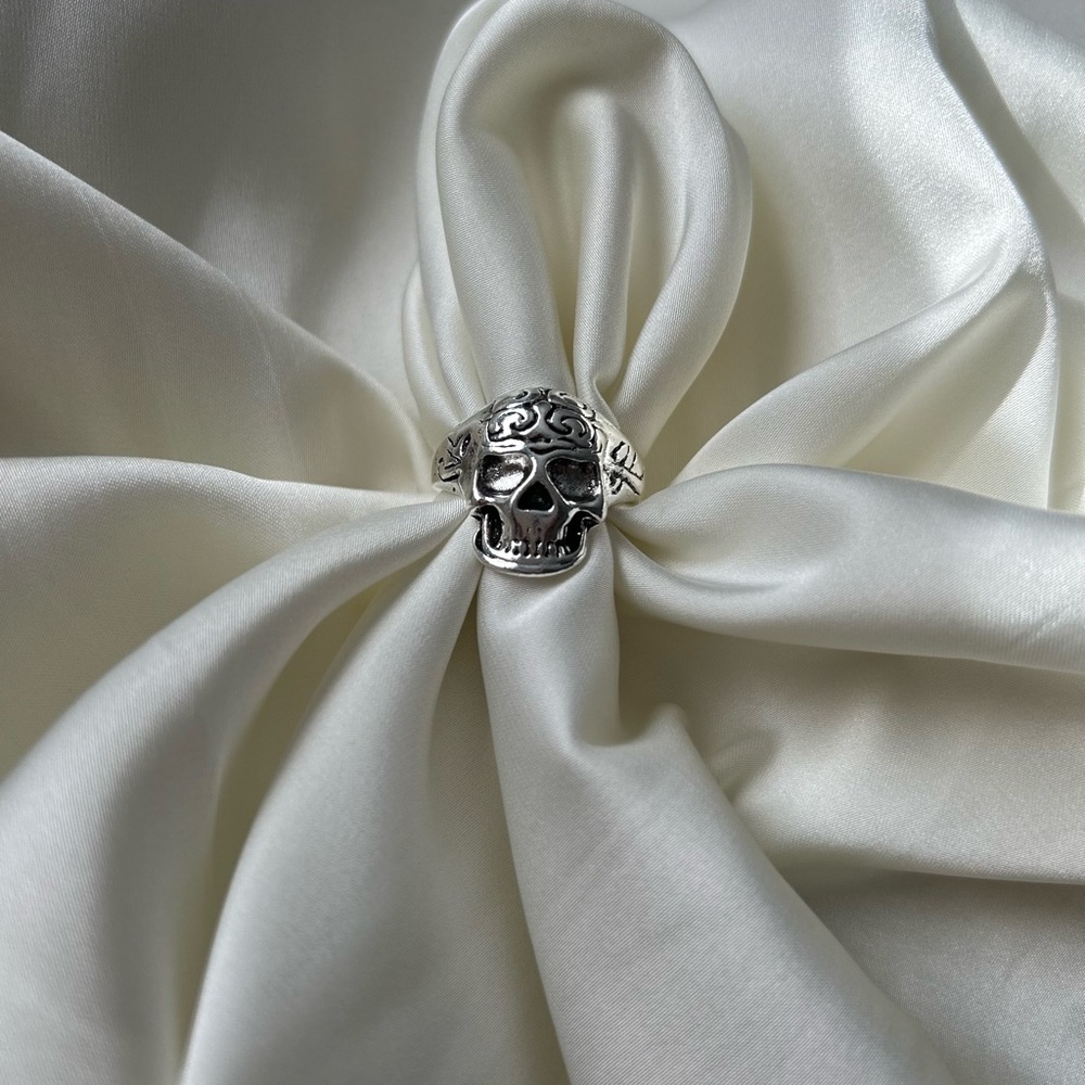 Skull Rings - Picture 2 of 16